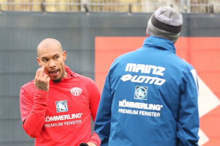 NIGEL DE JONG METEEN IN BASIS