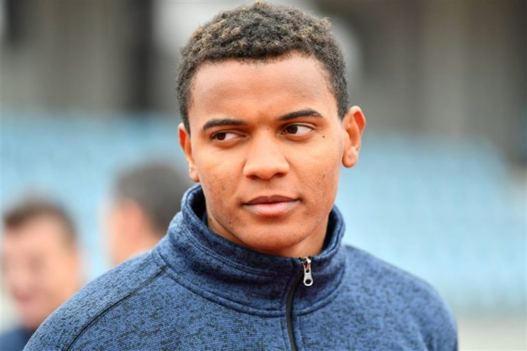 DORTMUND LEGT 18 MILJOEN NEER VOOR VERDEDIGER