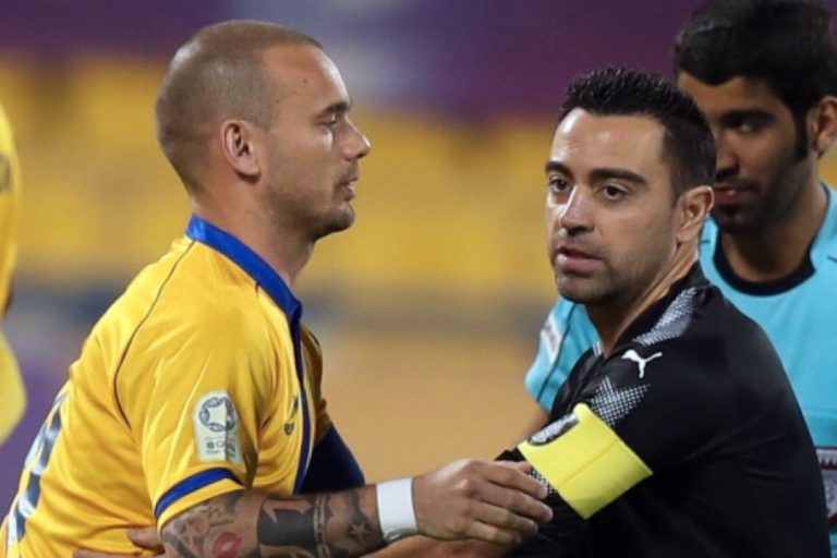 Sneijder keihard onderuit tegen Xavi & co