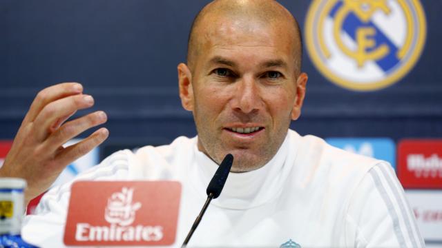 Real-trainer Zidane zet handtekening onder contractverlenging tot 2020