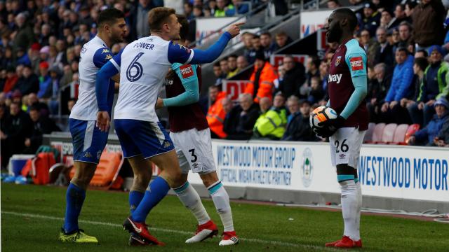 Masuaku zes duels geschorst voor spugen