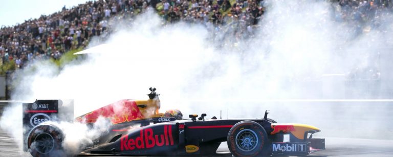 Verstappen en Ricciardo over F1-demo’s