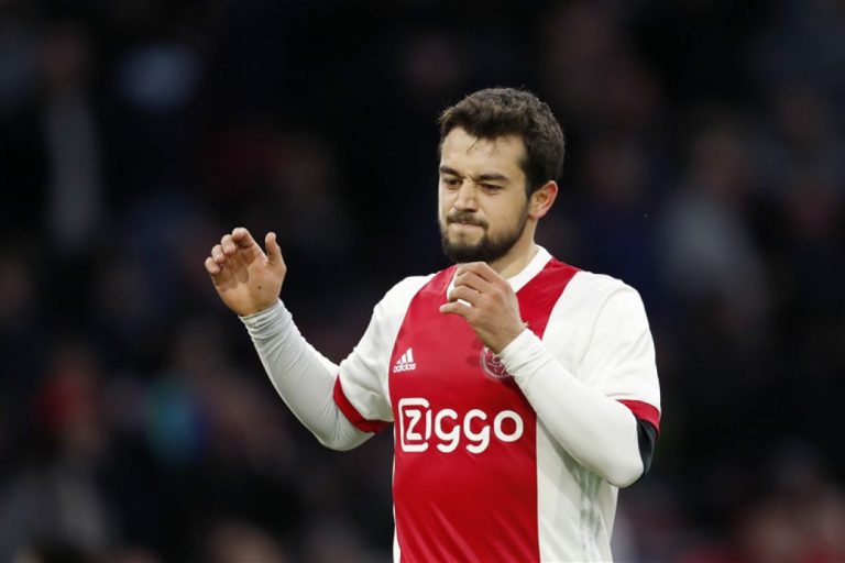 Ajax tast in duister over privéomstandigheden ‘Younes”