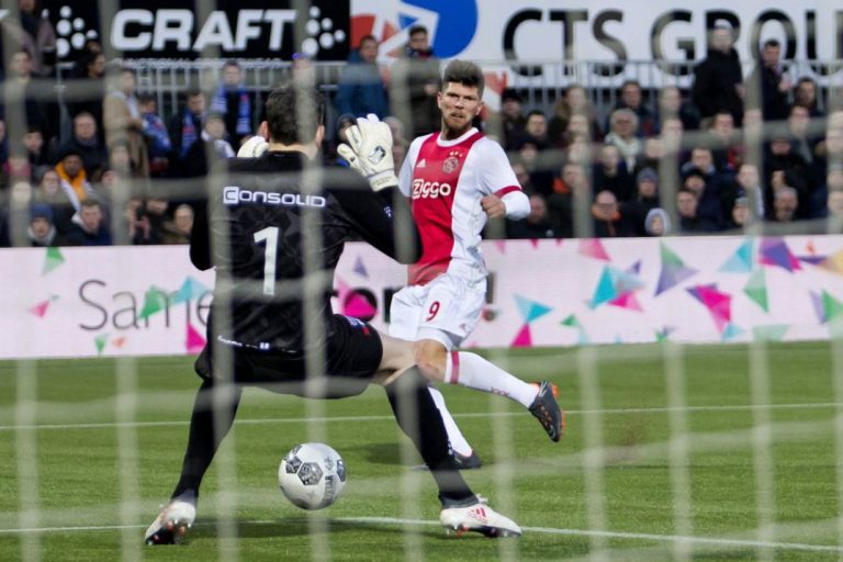 Slordig Ajax vertrekt met volle buit uit Zwolle