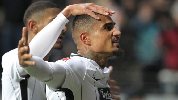 Frankfurt dringt top drie binnen; massale protestacties tegen DFB