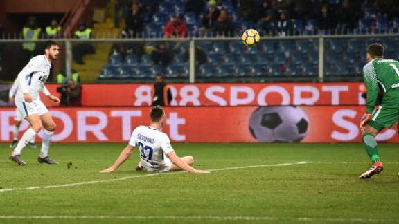 Internazionale verliest door bizar eigen doelpunt weer van angstgegner