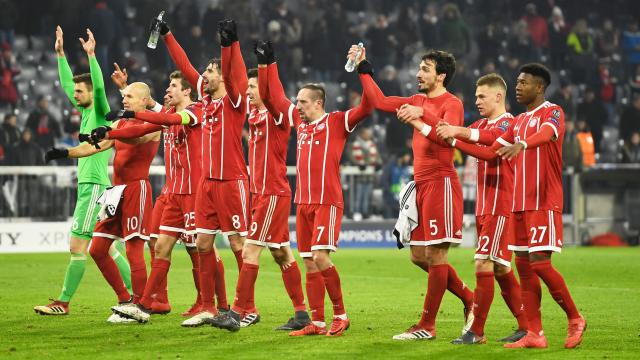 Bayern walst met invaller Robben over tiental Besiktas heen