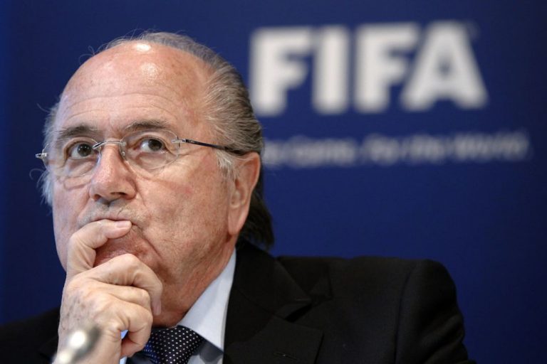 Blatter overweegt stappen tegen FIFA