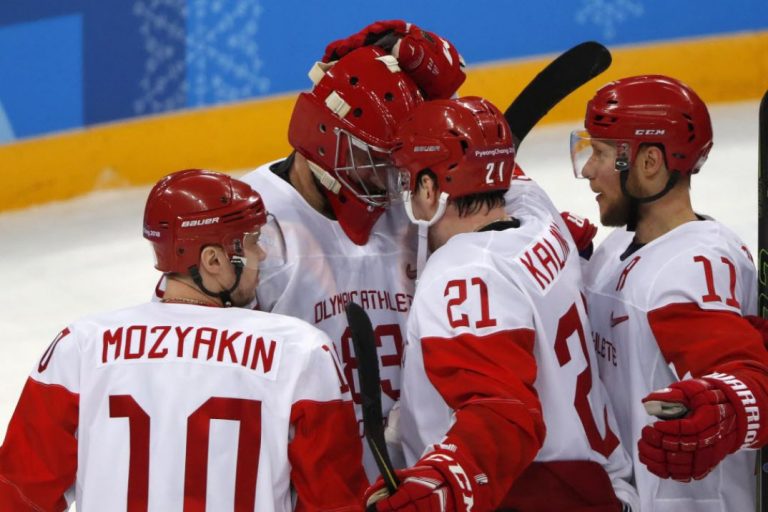 Russische ijshockeyers eenvoudig naar finale