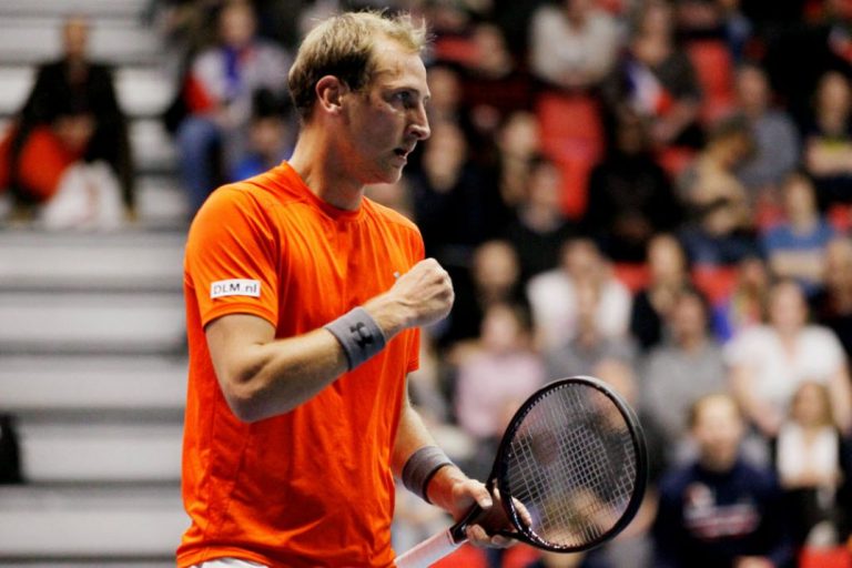 De Bakker stunt met Nederland in Davis Cup