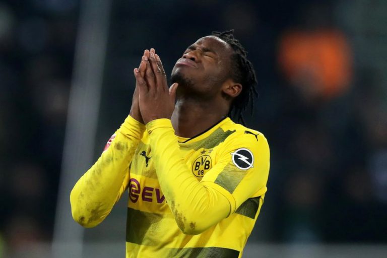 Batshuayi sneert richting racistische fans Atalanta