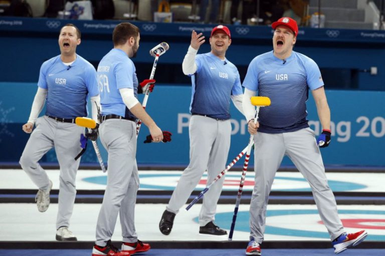 Curlers VS stunten met uitschakeling Canada