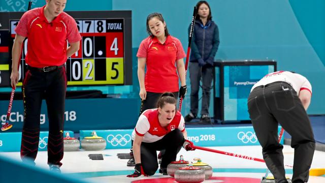 Olympische Winterspelen officieus van start met gemengd curling