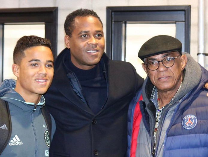 Kluivert over zoon Justin: ‘Moeilijk om nee te zeggen tegen Barça’