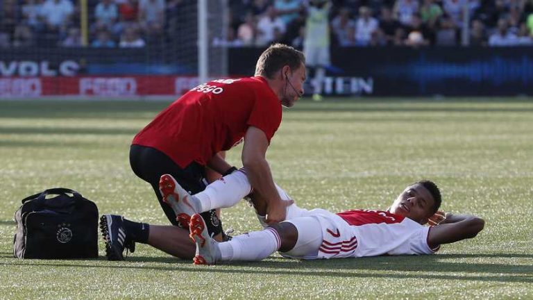 Ajax mist Neres tegen Dinamo Kiev