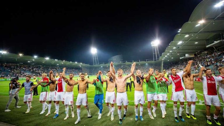 Ajax lijkt eventueel treffen met Cocu te ontlopen