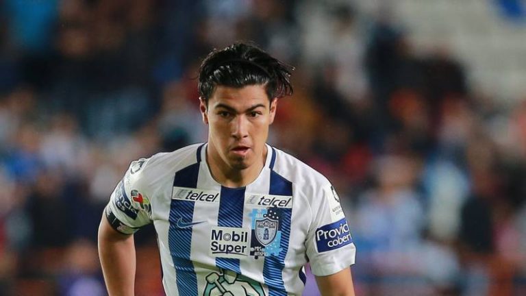 PSV haalt Mexicaans international