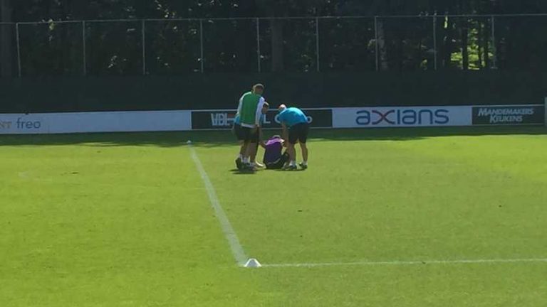 Lozano verlaat PSV-training met blessure