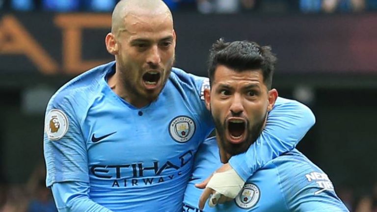 Agüero dirigeert City naar grote zege tegen Huddersfield Town