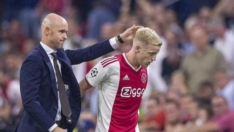 Ten Hag rept weer over sparen spelers