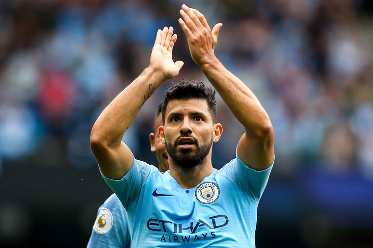 Agüero passeert Van Persie en jaagt op hattrickrecord Shearer