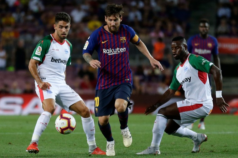 Messi steelt de show bij seizoenstart Barcelona
