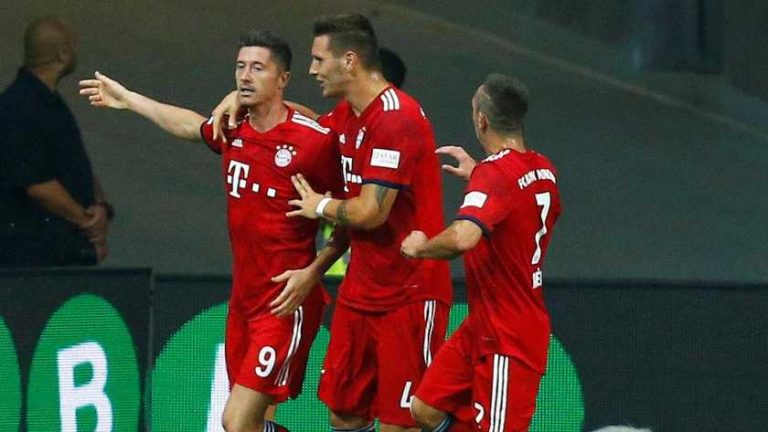 Bayern Munchen haalt direct hard uit