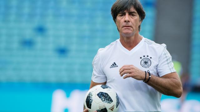 Ook bondscoach Löw verwerpt aantijgingen Özil over racisme bij Duits elftal