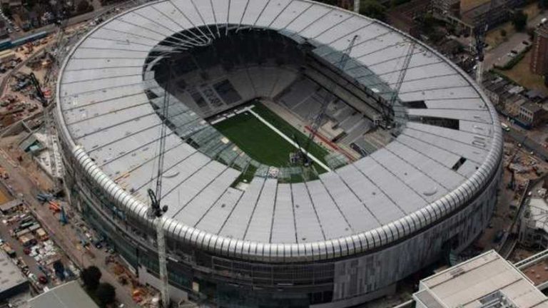 Nieuw stadion Spurs later open wegens zorgen om veiligheden