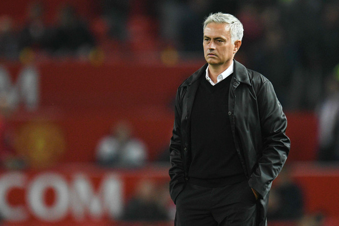 Ook Mourinho krijgt United niet terug aan de top