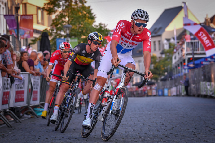 Van der Poel degradeert concurrentie in Noorwegen