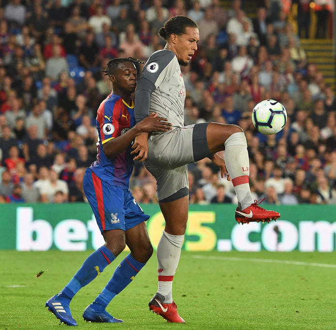 Carragher: Van Dijk kan een legende worden bij Liverpool