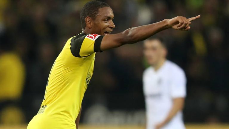 Dortmund even aan kop na zege op Frankfurt