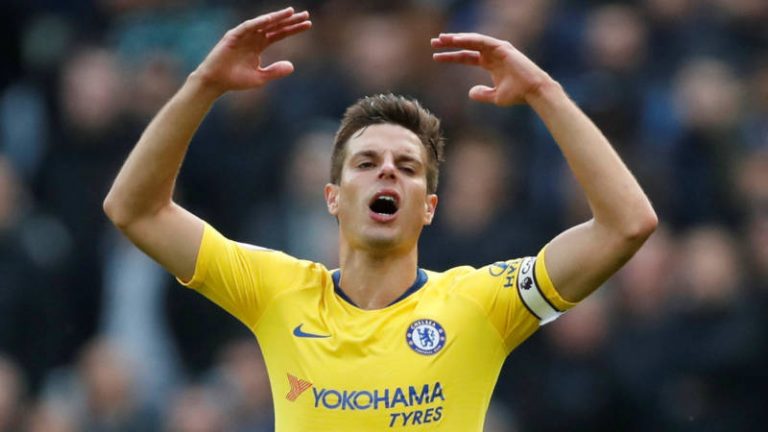 Eerste puntenverlies Chelsea, vijfde zege op een rij Arsenal