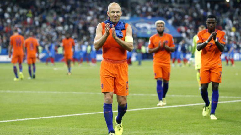 ‘In Parijs keken we naar de totale ontmanteling van het Nederlandse voetbal’