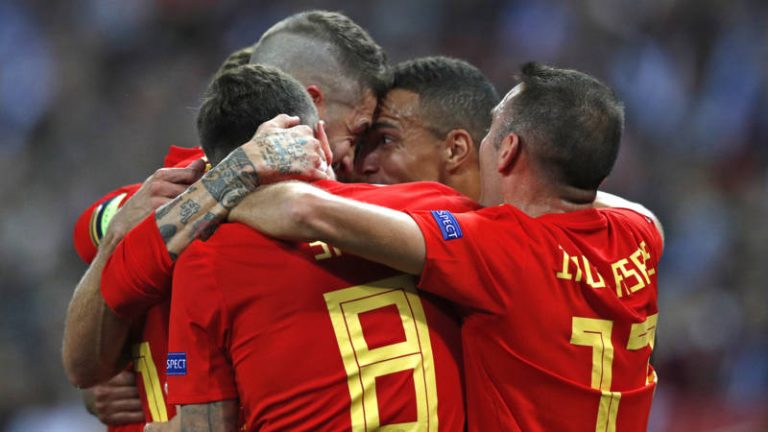 Spanje bezorgt bondscoach Enrique droomdebuut