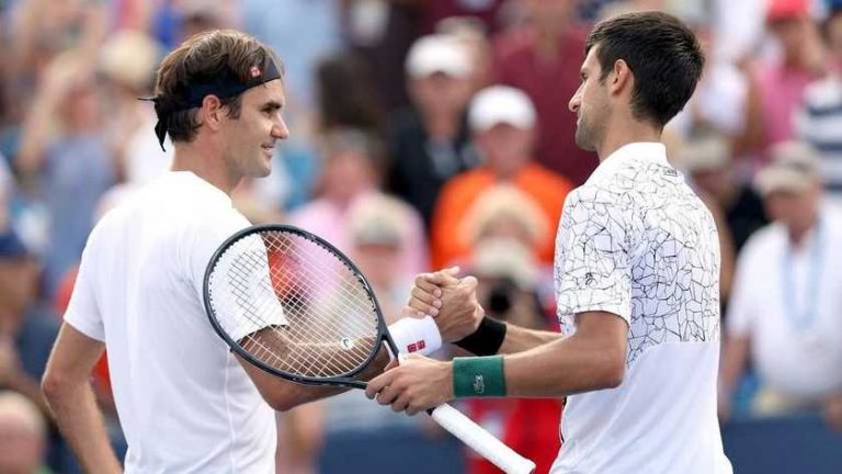 Federer gaat dubbelen met Djokovic