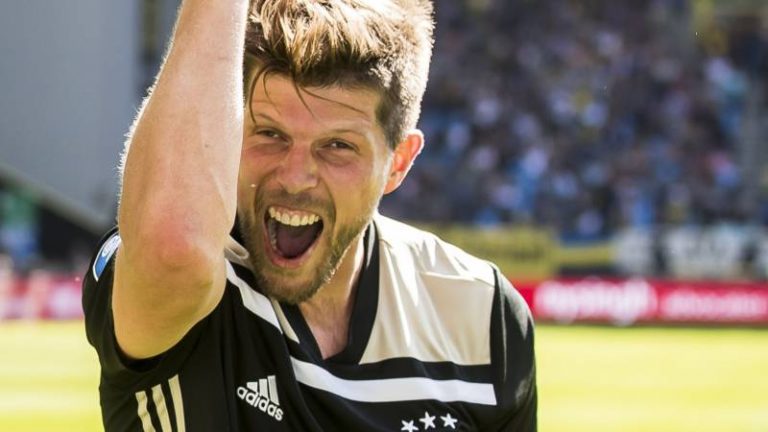 Makkelijke middag in Arnhem voor effectief Ajax
