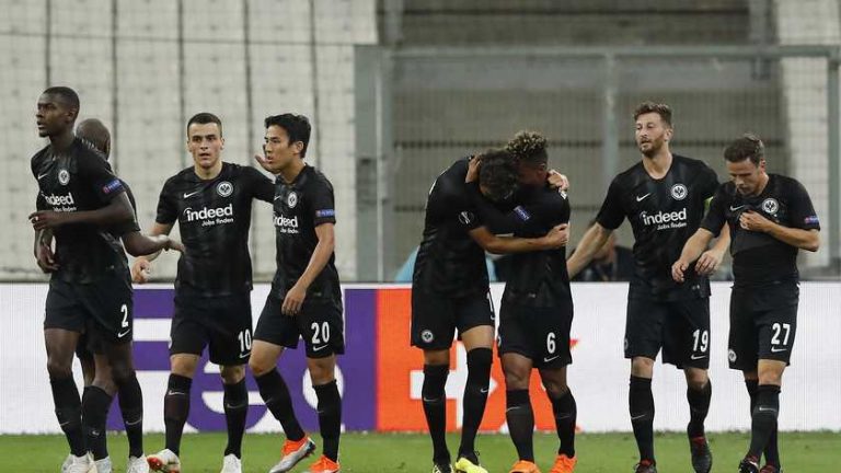 Eintracht stunt ondanks rode kaart Willems
