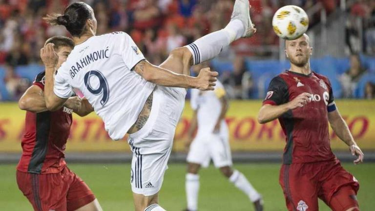 Zlatan: ’Niet de eerste staande ovatie van de tegenstander voor mij’