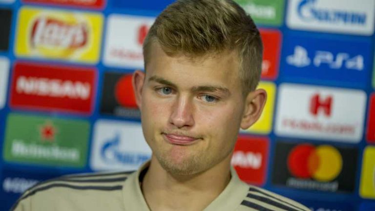 Nog vraagtekens rond de Ligt en Huntelaar