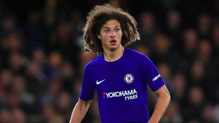 Chelsea legt talent Ampadu voor jaren vast