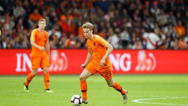 Koeman: ’Logisch hoe er over De Jong wordt gepraat’