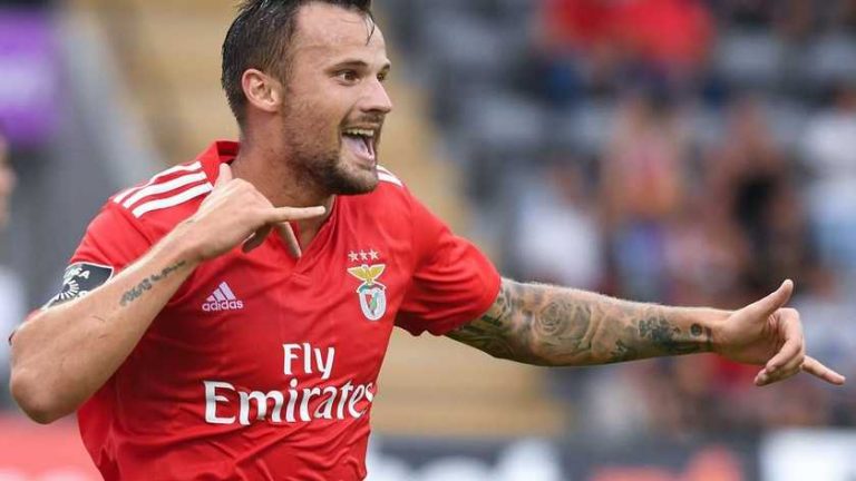 Benfica na ruime zege aan kop in Portugal