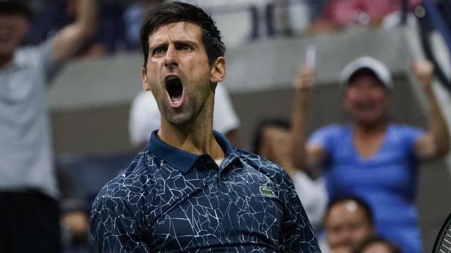Djokovic simpel naar achtste finales US Open, Zverev verrassend onderuit