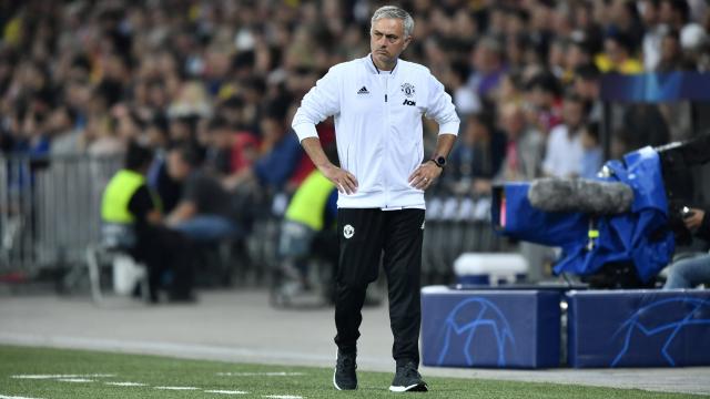 Mourinho: ‘Onbegrijpelijk dat we in CL op kunstgras moeten spelen’