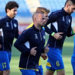 sneijder-houdt-lichte-nekblessure-auto-ongeluk-in-qatar