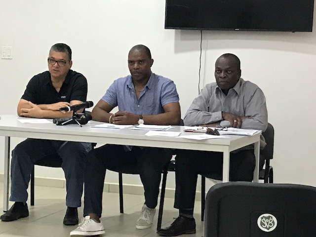 SVB overhandigt Concacaf reglement aan de media