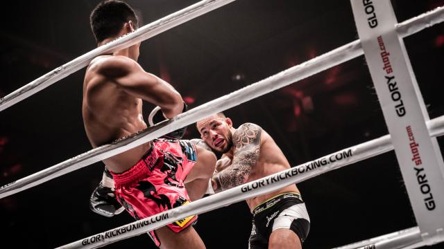 Van Roosmalen verliest wereldtitel kickboksen in Johan Cruijff ArenA