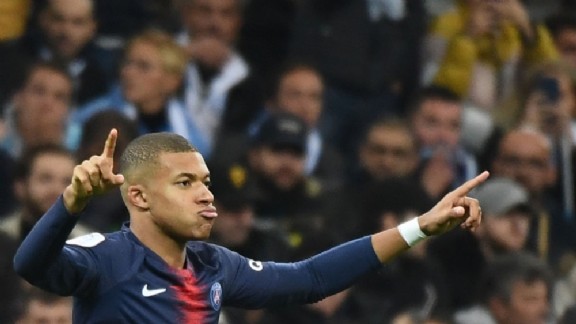 Laatkomer Mbappé is met eerste balcontact goud waard voor PSG